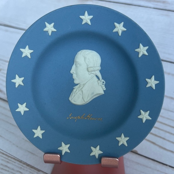 Wedgewood Vintage Blue Jasperware Round Joseph Hewes MA State Seals Series - Picture 2 of 6